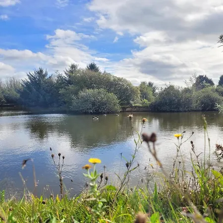 Οργανωμένο κάμπινγκ Lakeside Glamping Kingfisher St Columb Major