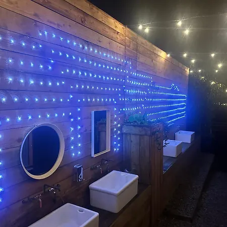 Οργανωμένο κάμπινγκ Lakeside Glamping Kingfisher