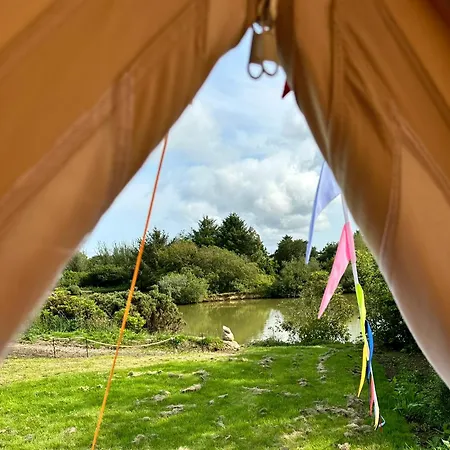 Οργανωμένο κάμπινγκ Lakeside Glamping Kingfisher
