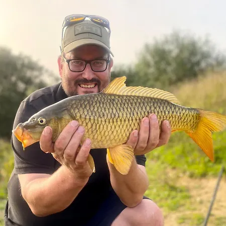 Οργανωμένο κάμπινγκ Lakeside Glamping Kingfisher St Columb Major